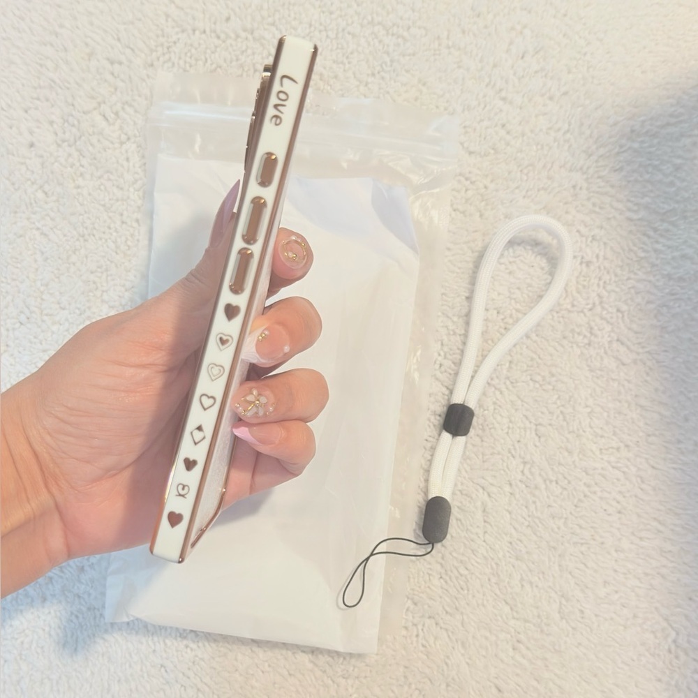 Luxury Case for iPhone 16 Pro White/Gold Square Design with MagSafe and strap - Picture 7 of 8